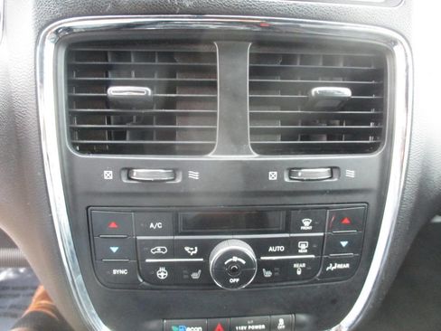 Used 2017 Dodge Grand Caravan GT image 28