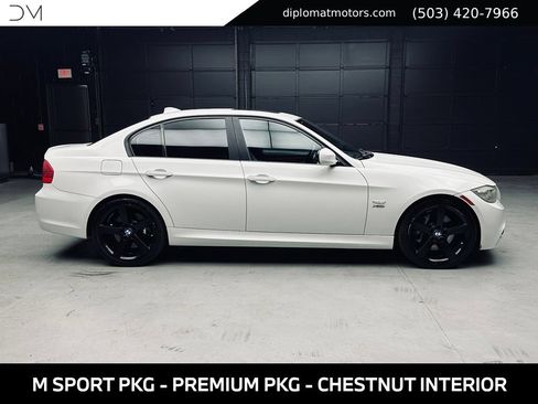 Used 2011 BMW 335i xDrive Sedan AWD/4WD image 8