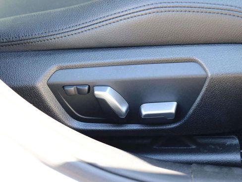 Used 2017 BMW 330i xDrive Sedan image 39