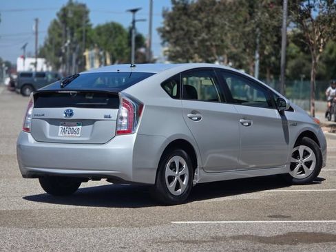 Used 2013 Toyota Prius Two FWD image 9
