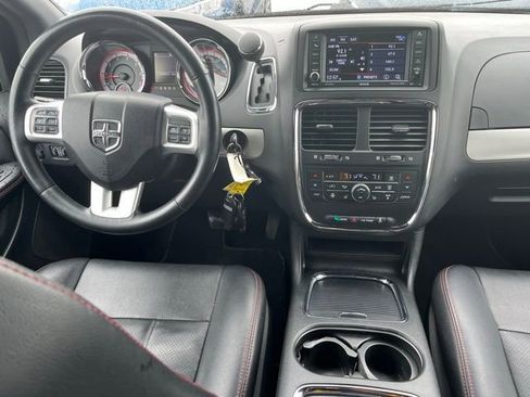 Used 2019 Dodge Grand Caravan GT image 23