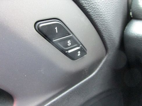 New 2027 Chrysler Pacifica Select w/ Family Tech Group FWD image 35