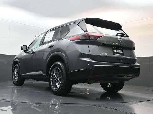 Used 2024 Nissan Rogue S AWD/4WD image 25