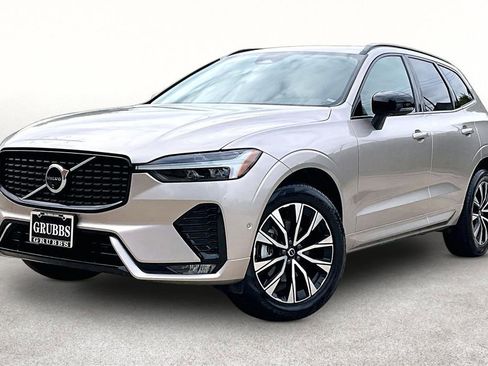 Used 2025 Volvo XC60 B5 Plus AWD/4WD image 15