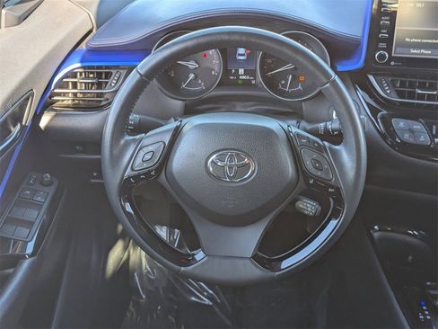 Used 2021 Toyota C-HR XLE image 16