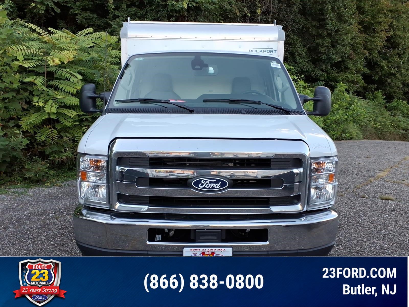 New 2027 Ford E-350 and Econoline 350 Super Duty w/ Power Equipment Group RWD image 2