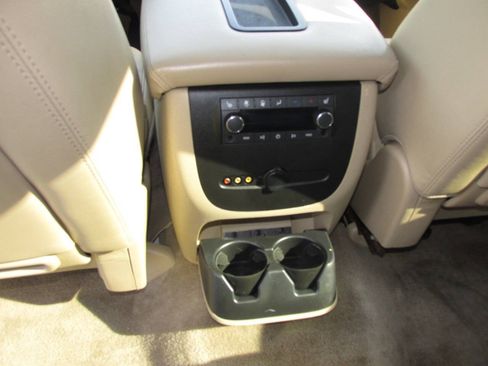 Used 2012 Chevrolet Suburban LTZ AWD/4WD image 15