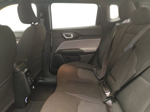 Used 2024 Jeep Compass Sport image 18