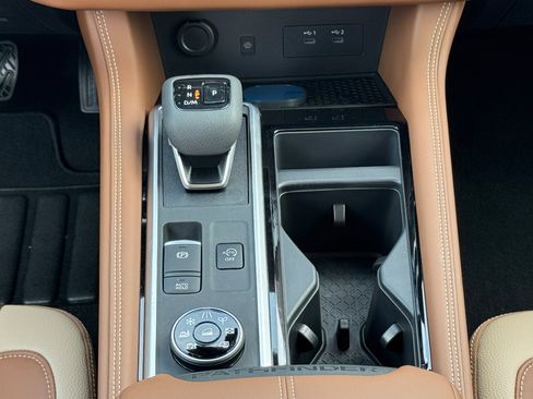 New 2026 Nissan Pathfinder Platinum AWD/4WD image 12