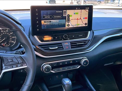 Used 2024 Nissan Altima 2.5 SR w/ SR Premium Package image 7