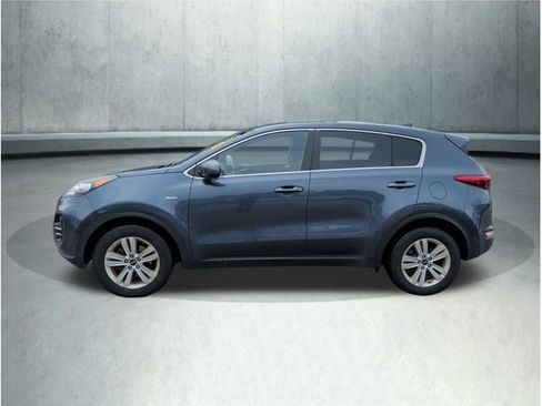 Used 2017 Kia Sportage LX AWD/4WD image 2