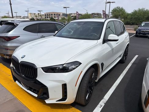 Used 2024 BMW X5 sDrive40i w/ M Sport Package RWD image 3