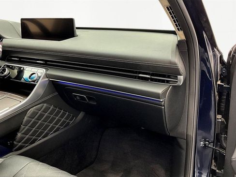 Used 2024 Genesis GV80 3.5T w/ Prestige Package image 17