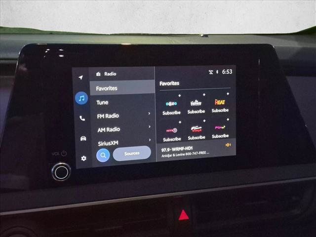 Used 2026 Toyota Prius Plug-In Hybrid FWD image 10