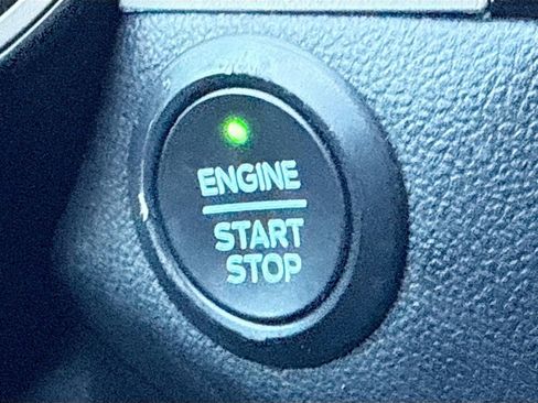 Used 2020 Ford Escape SE Sport FWD image 35