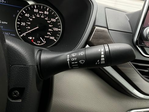 Used 2025 Nissan Altima 2.5 SV image 35