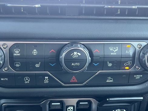 New 2025 Jeep Gladiator Rubicon w/ Convenience Group image 4