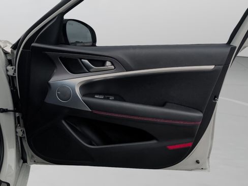 Used 2024 Genesis G70 2.5T w/ Sport Prestige Package image 36