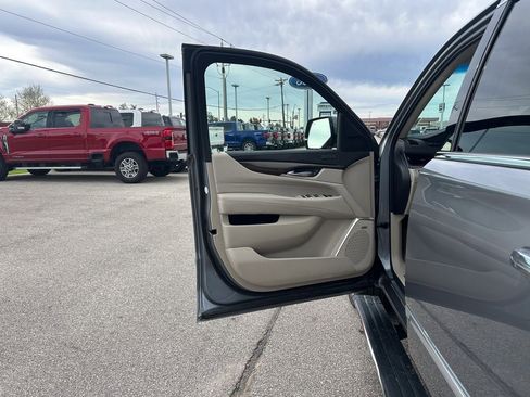 Used 2019 Cadillac Escalade ESV Premium Luxury AWD/4WD image 12