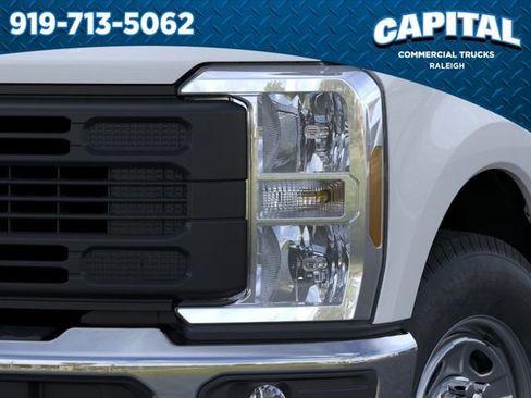 New 2026 Ford F250 XL w/ XL Chrome Package RWD image 18