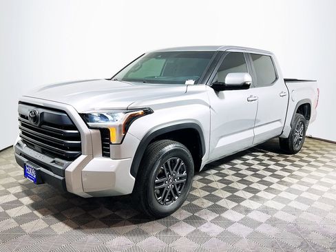 Used 2025 Toyota Tundra SR5 w/ SR5 Convenience Package AWD/4WD image 4