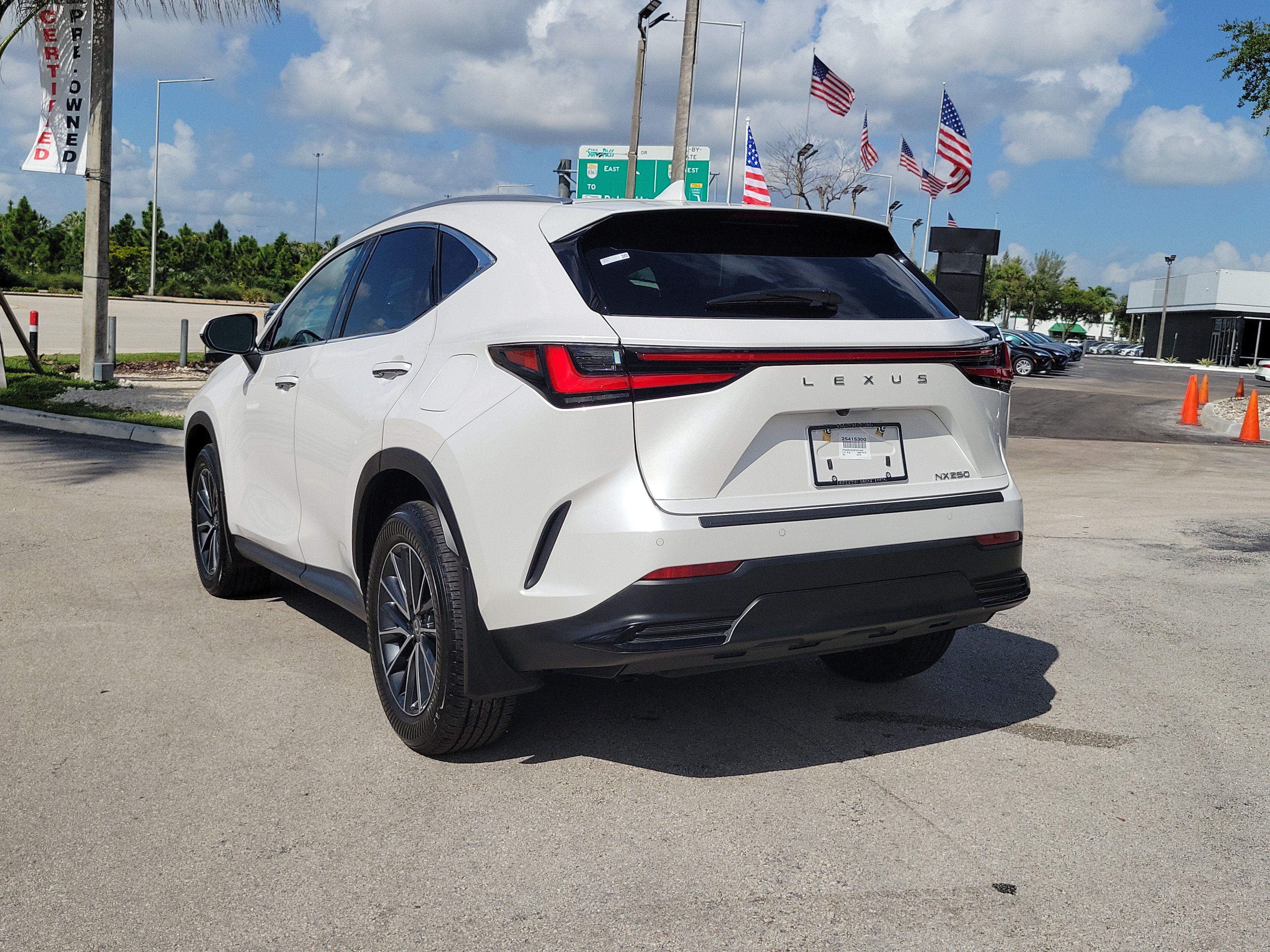 Used 2025 Lexus NX 250 FWD w/ Accessory Package (K3) image 7