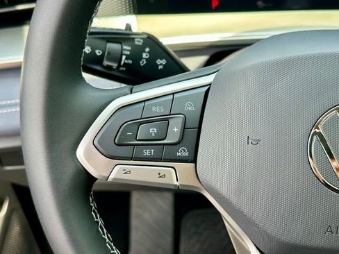 New 2026 Volkswagen Tiguan SE FWD image 29