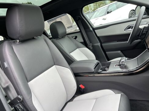 New 2026 Land Rover Range Rover Velar Dynamic SE image 21