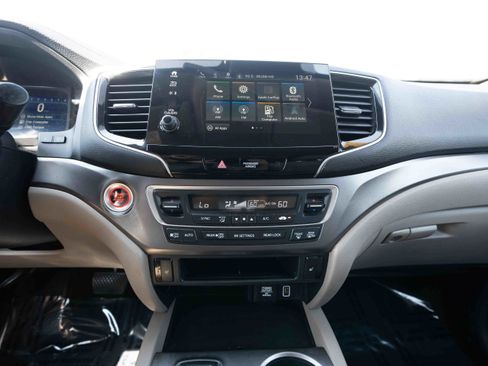 Used 2021 Honda Pilot EX image 17