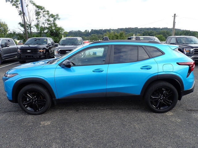 Used 2025 Chevrolet Trax ACTIV w/ Sunroof Package FWD image 2
