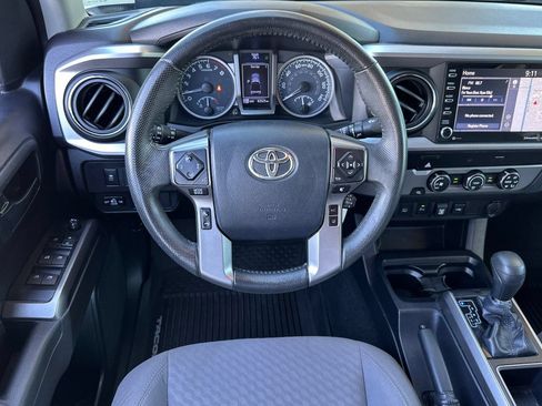 Used 2020 Toyota Tacoma SR5 RWD image 15