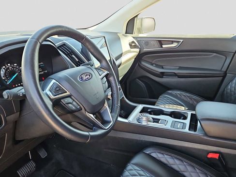 Used 2024 Ford Edge Titanium image 10