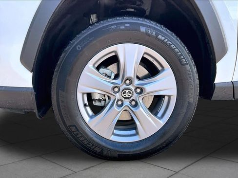 Used 2023 Toyota RAV4 XLE AWD/4WD image 11