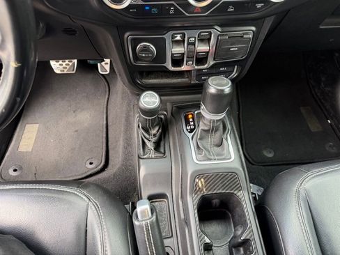 Used 2021 Jeep Wrangler Unlimited Sahara AWD/4WD image 22