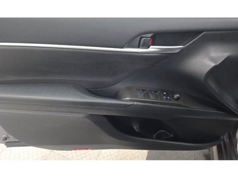 Used 2023 Toyota Camry SE FWD image 7