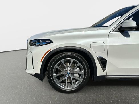 New 2026 BMW X5 xDrive50e image 10