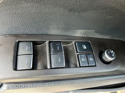 Used 2021 Toyota Camry XSE image 12