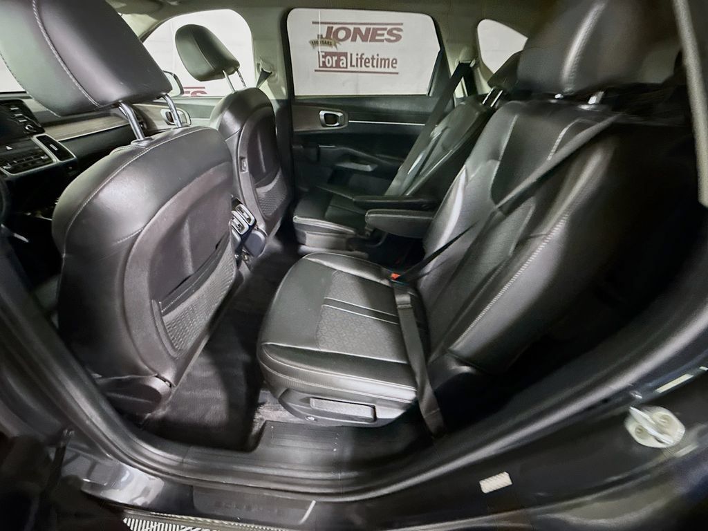 Used 2021 Kia Sorento EX w/ Panoramic Sunroof Package AWD/4WD image 27