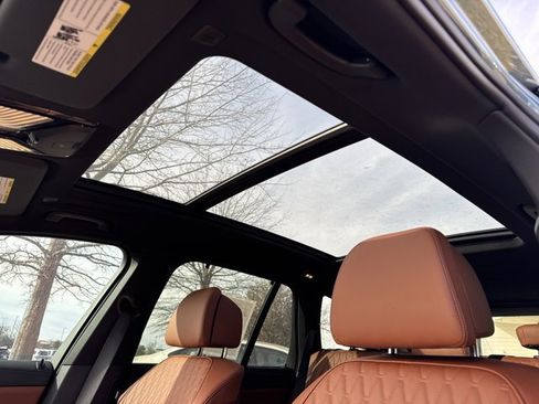 Certified 2025 BMW X5 sDrive40i image 9
