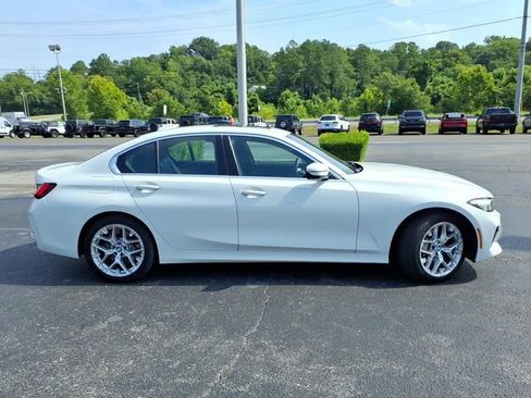 Used 2025 BMW 330i Sedan RWD image 2