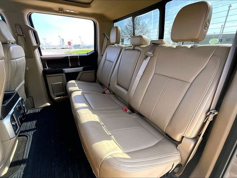 Used 2019 Ford F150 Lariat image 32