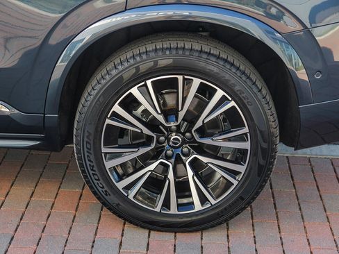 Used 2025 Volvo XC90 T8 Plus image 5