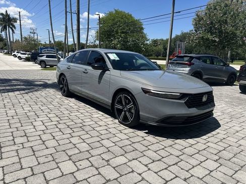 Used 2025 Honda Accord Sport image 32