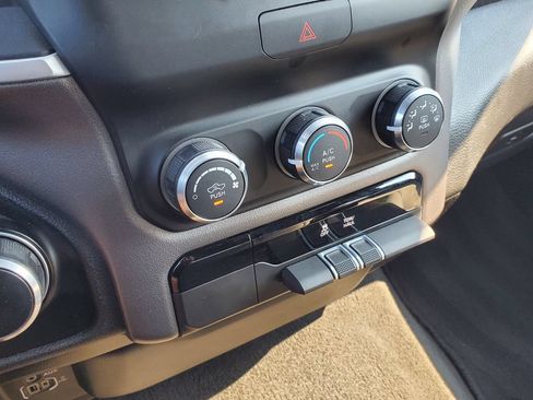 Used 2022 RAM 1500 Big Horn AWD/4WD image 24