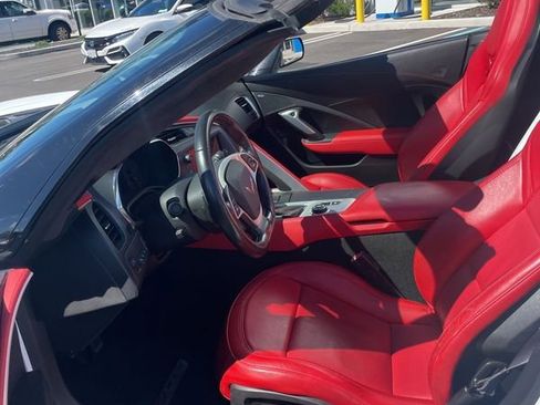 Used 2015 Chevrolet Corvette Z06 w/ 3LZ Preferred Equipment Group image 9