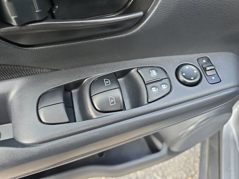 Used 2024 Nissan Kicks S image 27