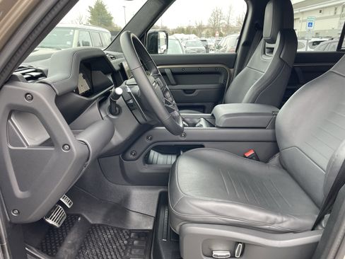 Used 2025 Land Rover Defender 110 image 14