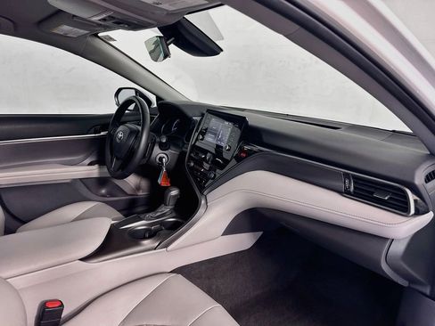 Used 2021 Toyota Camry SE FWD image 30