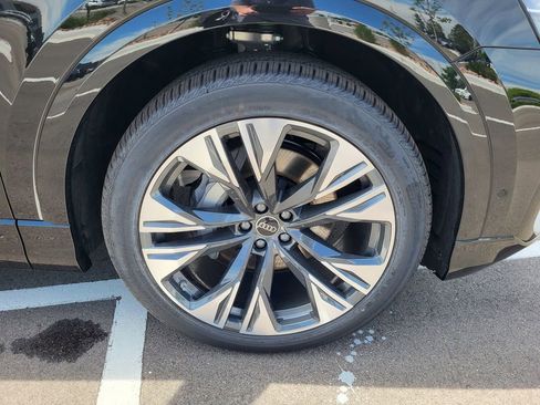 New 2025 Audi Q8 Prestige w/ Prestige Package image 16