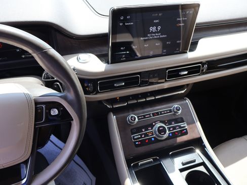 Used 2020 Lincoln Aviator Reserve w/ Equipment Group 201A AWD/4WD image 26